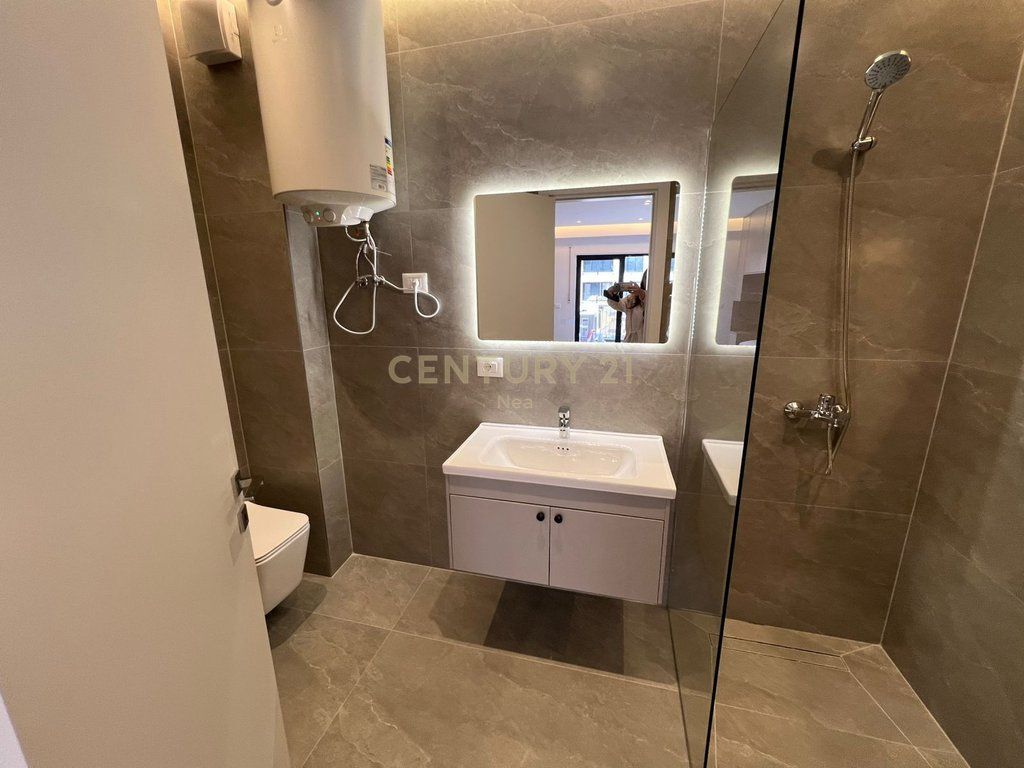 Apartament 2+1+2 me post parkimi per qira te Kodra e Diellit 2! 1,200 € /Muaj