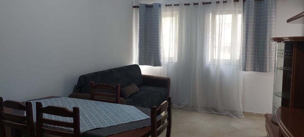 Apartament 1+1+Ballkon me Qira  ne Komunen e Parisit,  Prane Kika 2