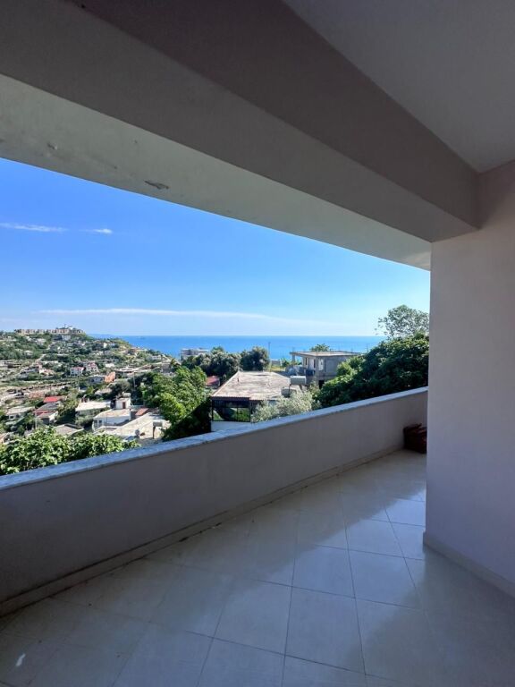 VILLA DI 3 PIANI IN VENDITA NELL'AREA DI CURRILAVE, DURRES