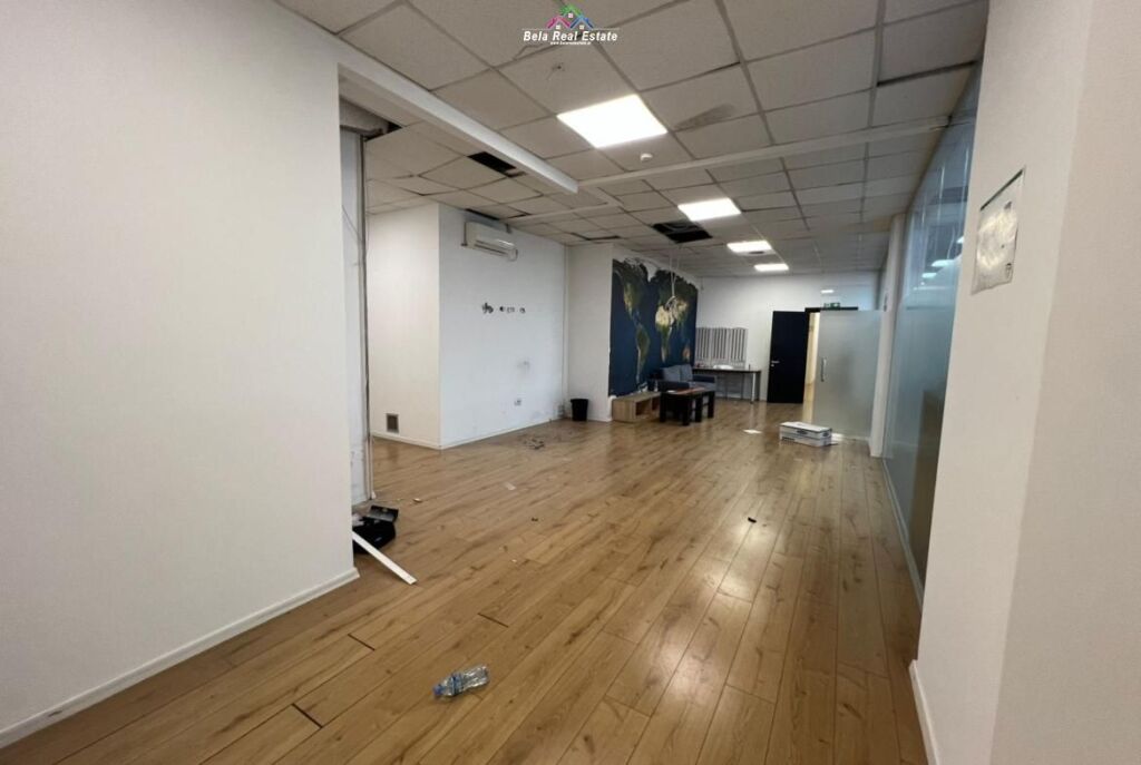 Ufficio In Affitto Presso Lo Stadio Dinamo (ID BZ2979) Tirane