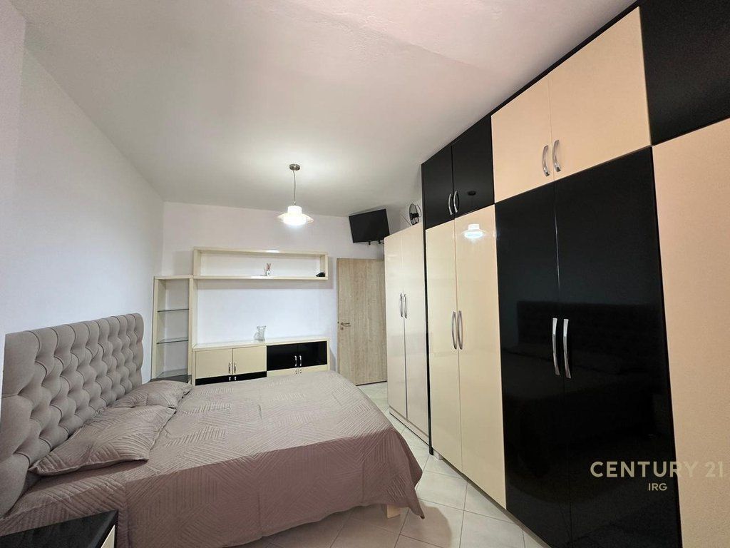 Apartament 1+1 per shitje prane Kompleksit Grand, Tregu Elektrik