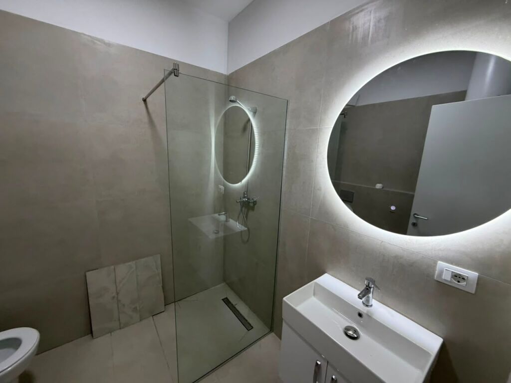 Apartament me qera 2+1+2 Tek 5 maj