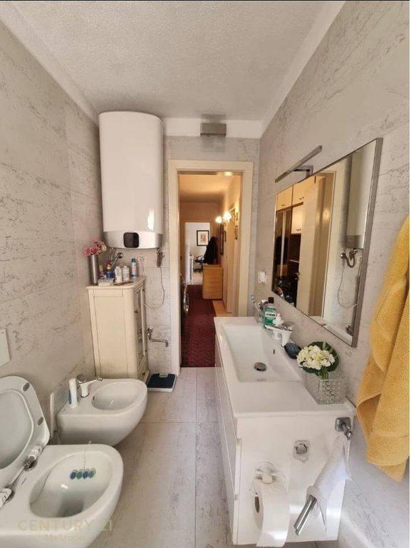 Apartament 2+1 Me Qira tek Myslym Shyri! 700 € /Muaj