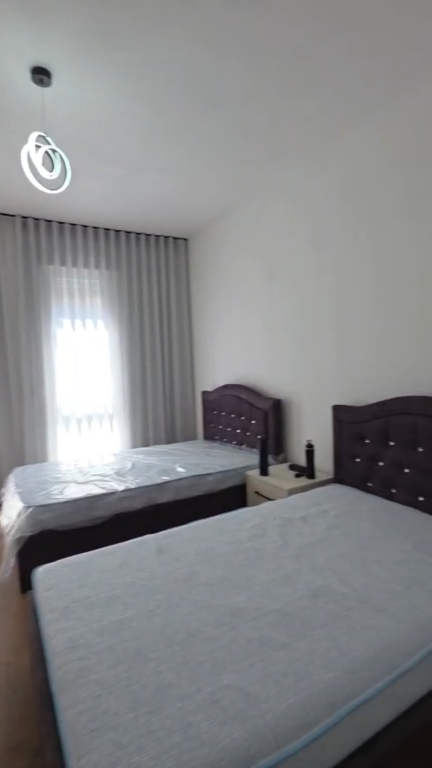 Apartament 2+1 per qera Univers City !