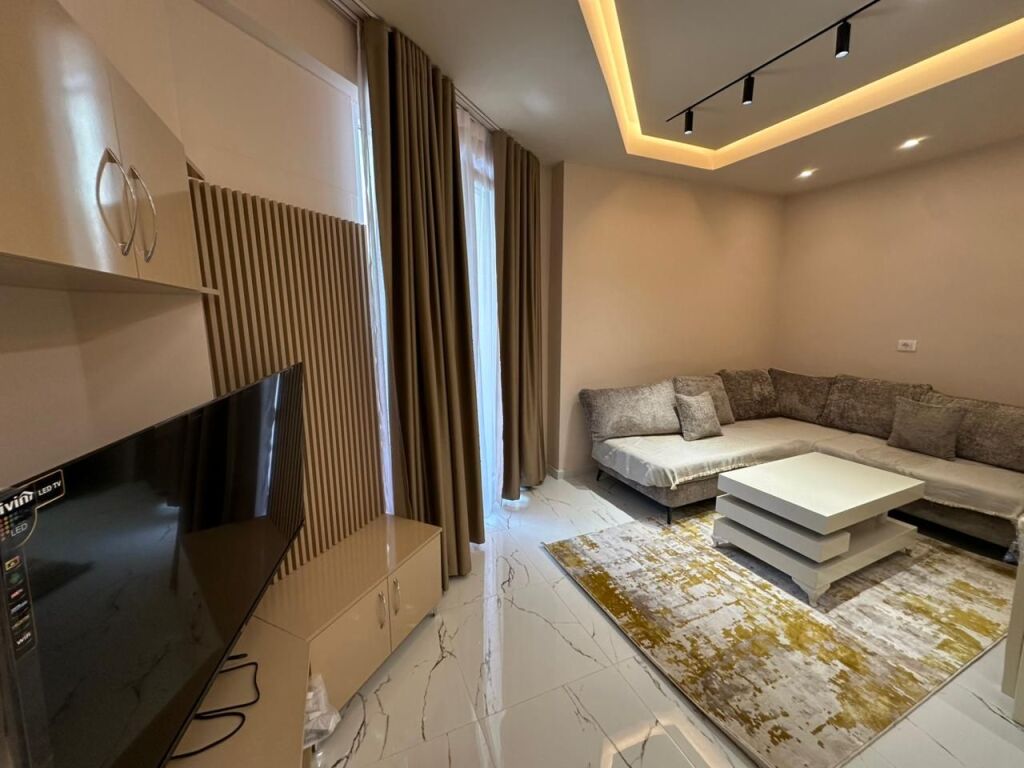 Apartment 1+1 for rent on Dibra Street.