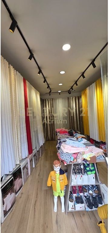 NEGOZIO IN VENDITA SULLA STRADA PRESSO SELVIA!!! 270.000 €