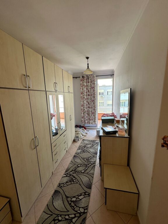 OKAZION.Shitet Apartament 2+1 Astir prane Klensit.