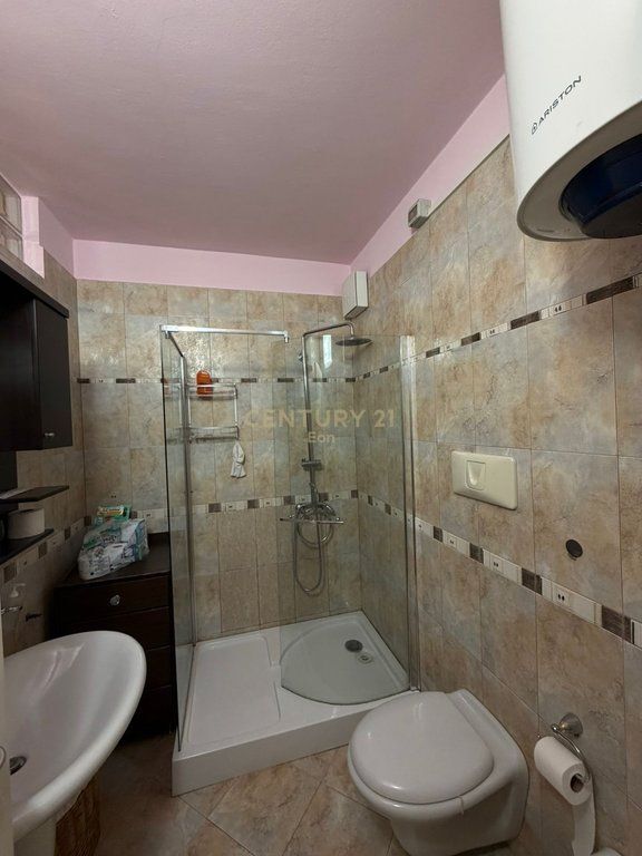 AFFITTASI APPARTAMENTO 2+1, VICINO AL COMUNE DI DURRËS !