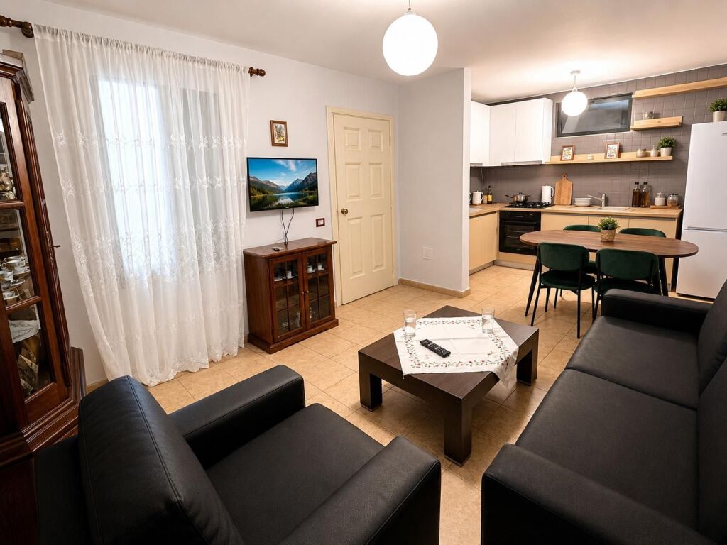 One-story house for Rent - Naum Veqilharxhi Street, near Venue Bar !