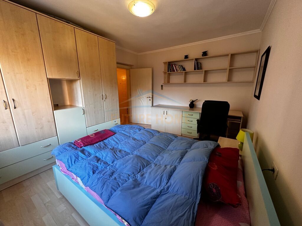 Jap apartament 2+1 për qira  në Rrugën Myslym Shyri