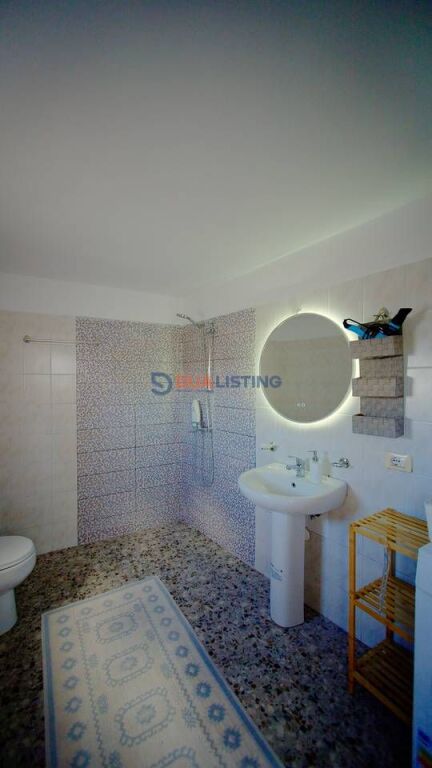 Casa caratteristica su 2 piani in vendita, all'interno del Complesso Zoe Hora