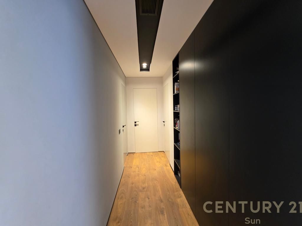 SHITET APARTAMENT 2+1 + POST PARKIMI NE BULEVARDIN E RI