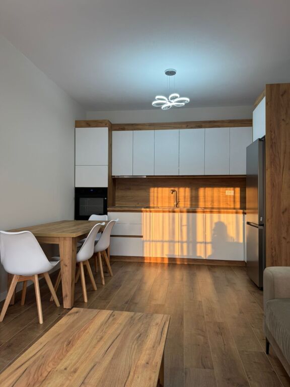 Apartament modern 2+1+2 qera, Univers city