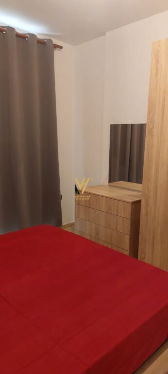 JEPET APARTAMENT 1+1 ME QERA NE VASIL SHANTO 45.000 LEKE