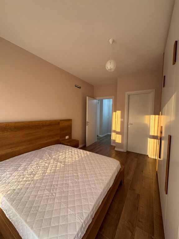 Apartament modern 2+1+2 qera, Univers city