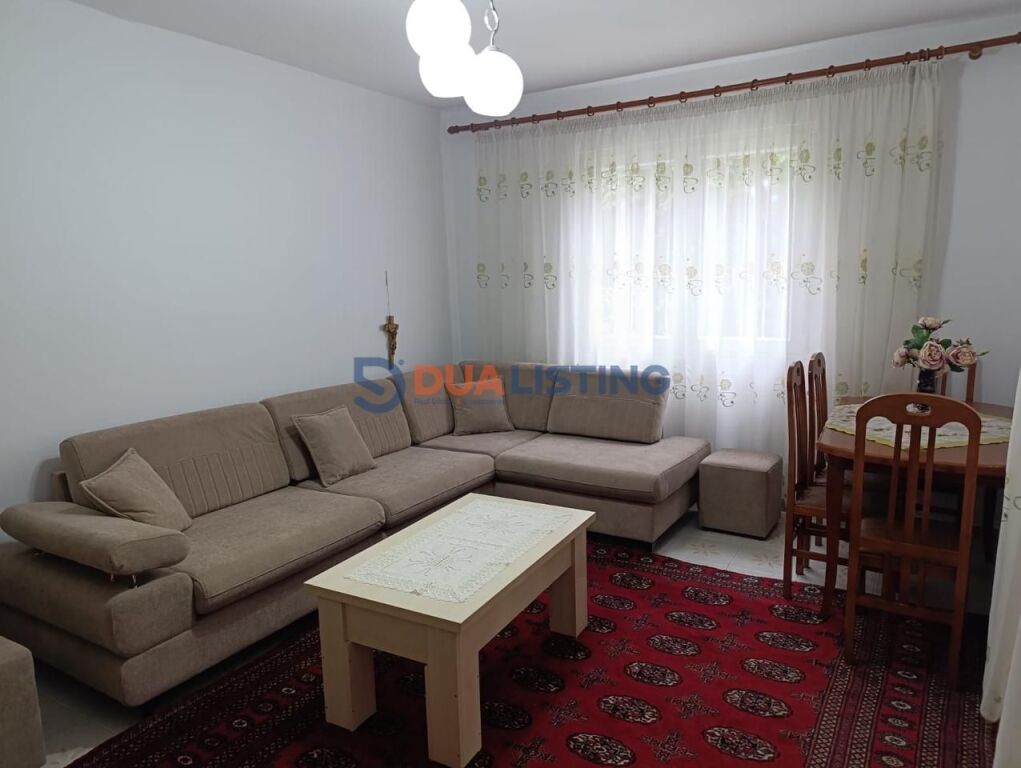 Ofrojme me qira Apartament komod 2+1 ne Kombinat!