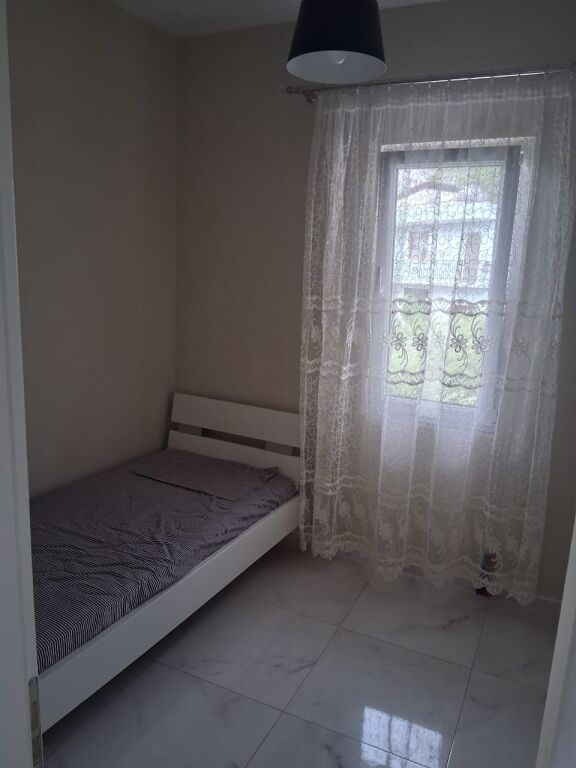 Qera | Shtëpi private 3 + 1 | Rruga e Elbasanit | 550 €/muaj