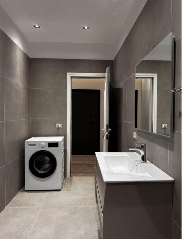 APARTAMENT ME QERA 2+1 CASA ITALIA 75.000 LEKE FH-75995