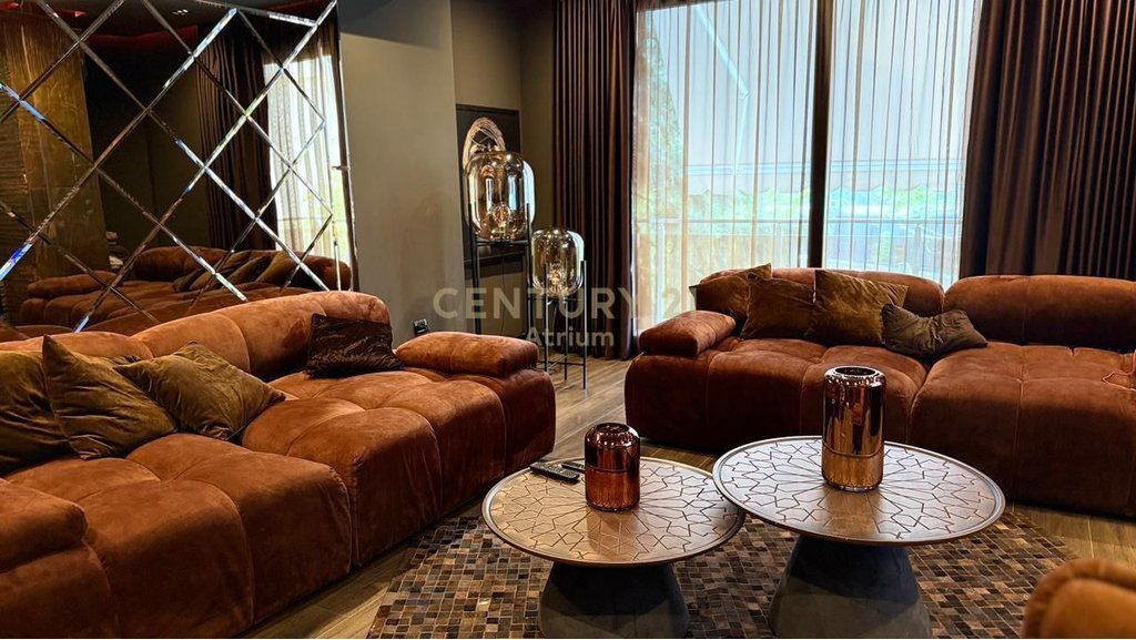 3-STOREY VILLA FOR RENT AT AMERICAN VILLAS! 3,500 € /Month