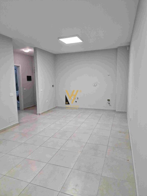 UFFICIO 50 M2 IN AFFITTO A MANGALEMI, 21 DICEMBRE 40.000 LEKE