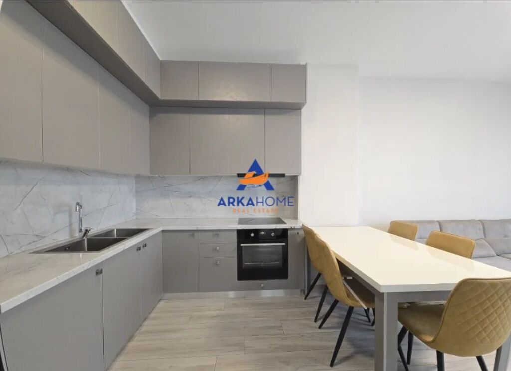 JEPET APARTAMENT ME QERA 1+1+BALLKON "KOMUNA E PARISIT" 730 EURO