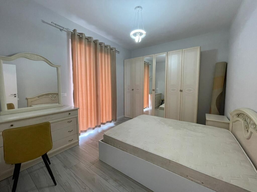 Apartment 1+1 for rent at Komun e Parisit.