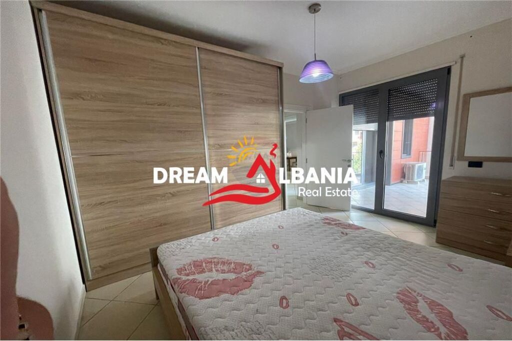 Locale per ufficio in affitto in Via dei Kosovari, Tirana (ID 42611546)
