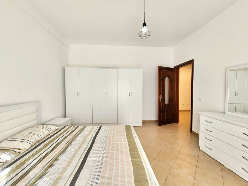 In affitto: 3+1+2wc &amp; 3bllk (📍Ekonomiku, Rr. Gramoz Pashko) Più spazio | 60.000 Lek al mese
