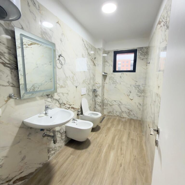 Jepet Apartament 2+1+2 me qira tek Unaza re