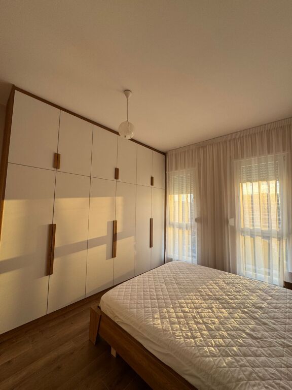 Apartament modern 2+1+2 qera, Univers city