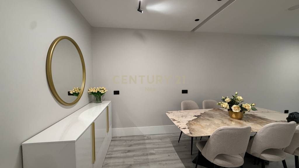 SUPER APARTAMENT 2+1 ME QIRA NË BLLOK