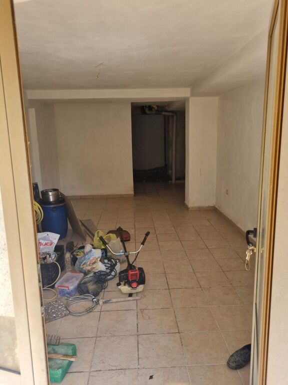 SHITET DYQAN 35 M² -Varret e Francezeve Korce
