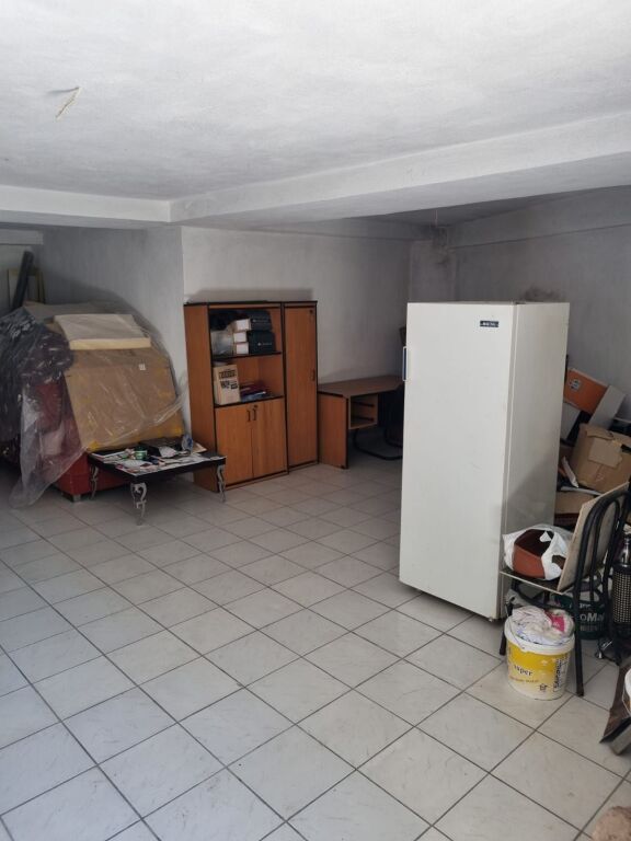 Korce, Shitet Dyqan 45 m² te Francezet