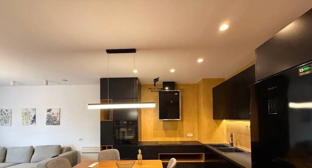 APARTAMENT ME QERA 2+1 21 DHJETORI 88.000 LEKE FH-76175