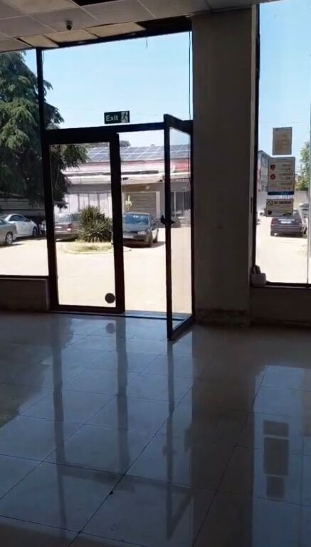 🏢 Locale Commerciale in Affitto – Misto Mame