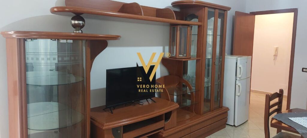 JEPET APARTAMENT 1+1 ME QERA NE VASIL SHANTO 45.000 LEKE