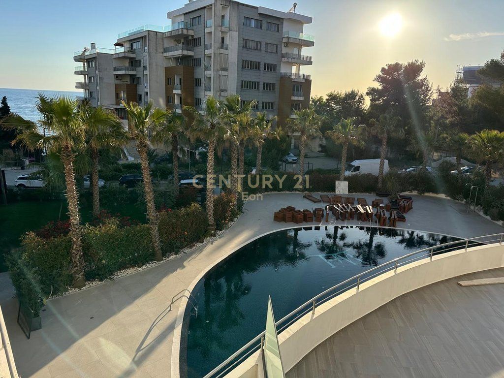 VENDESI APPARTAMENTO 2+1+2 CON VISTA MARE PRESSO "WHITE HILL RESIDENCE" A CURRILA !