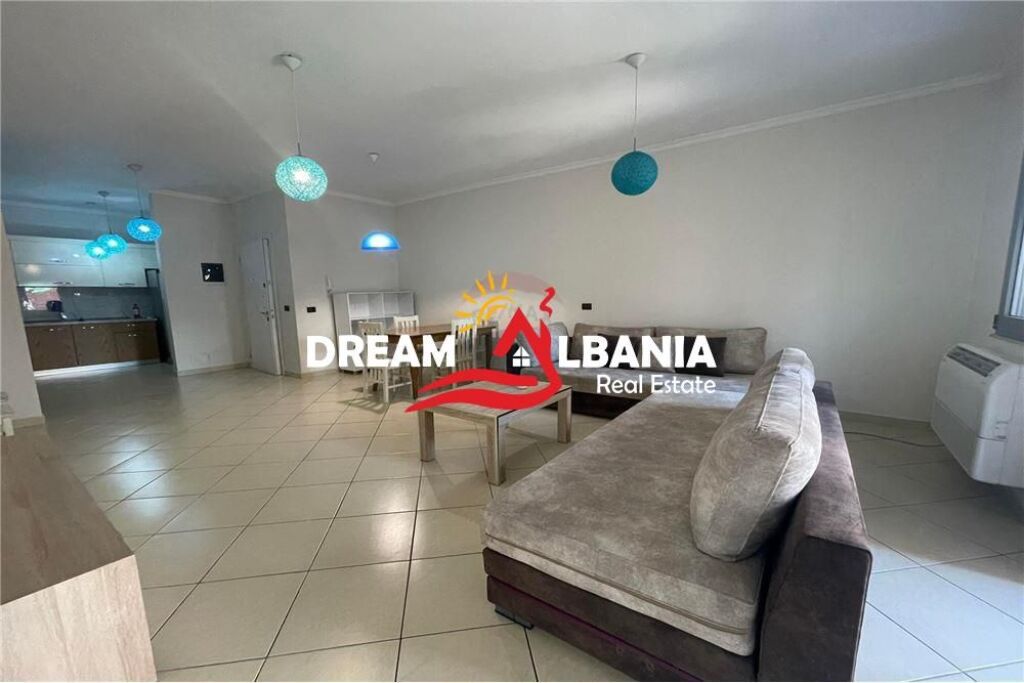 Locale per ufficio in affitto in Via dei Kosovari, Tirana (ID 42611546)
