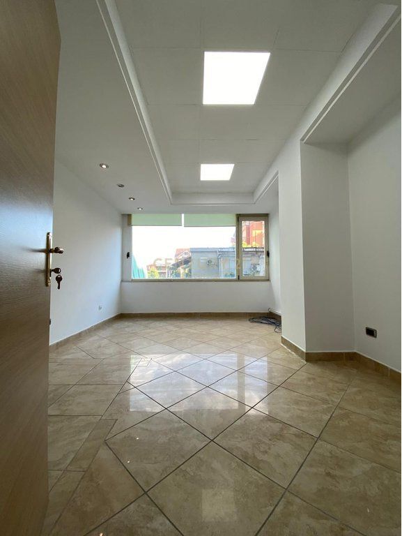 Locale Commerciale in Affitto a Ish-Bllok 4.000 € /Mese