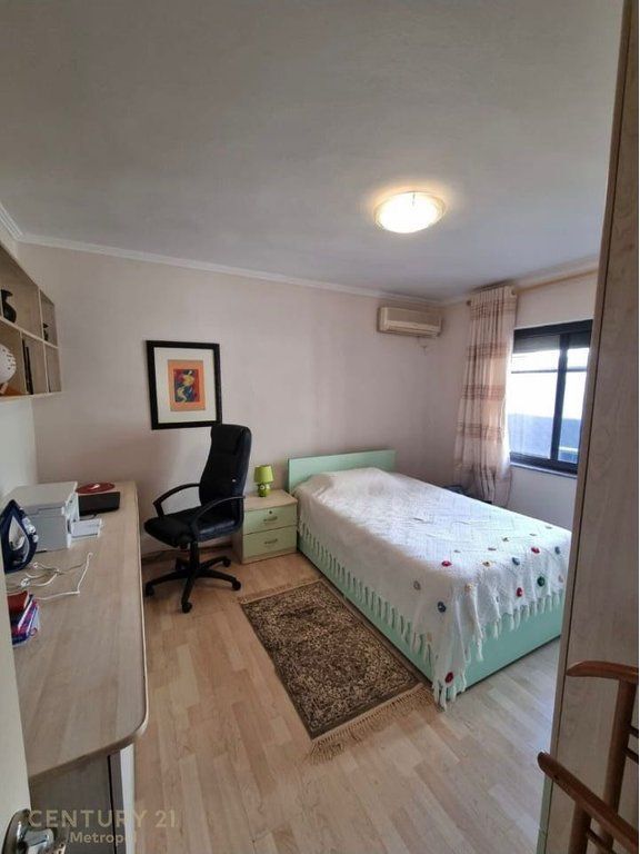 Apartament 2+1 me qira në Myslym Shyr