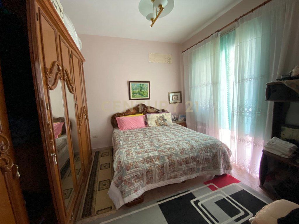 3-Storey Villa for sale in the Oxhak area