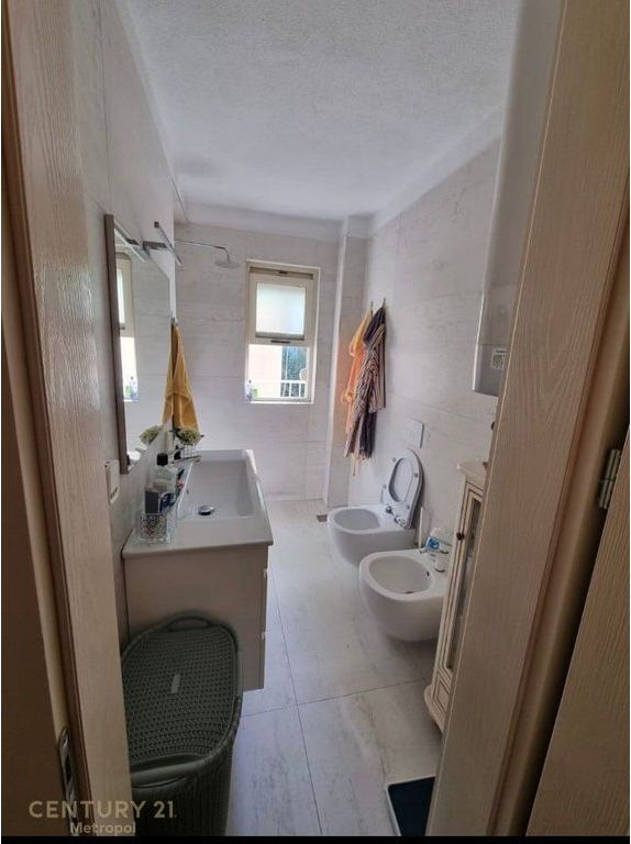 Apartament 2+1 Me Qira tek Myslym Shyri!