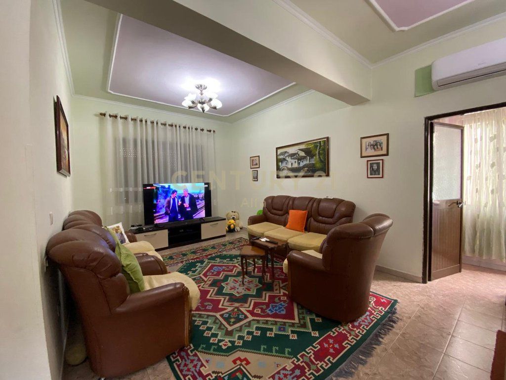 3-Storey Villa for sale in the Oxhak area
