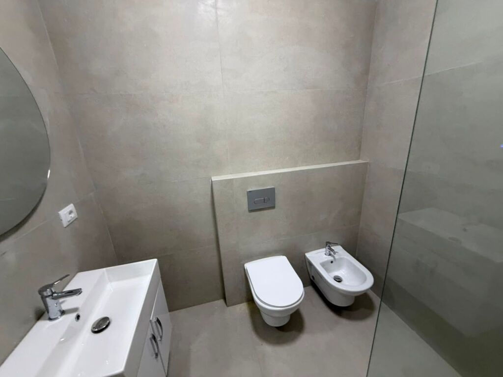 Apartament me qera 2+1+2 Tek 5 maj