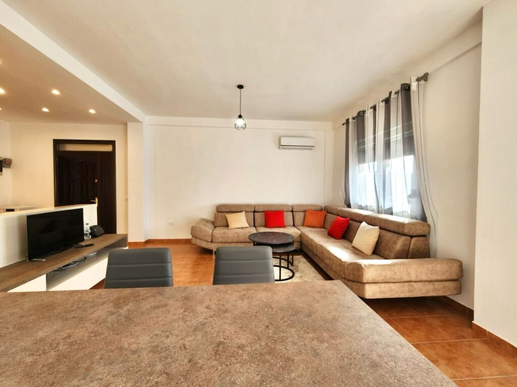 In affitto: 3+1+2wc &amp; 3bllk (📍Ekonomiku, Rr. Gramoz Pashko) Più spazio | 60.000 Lek al mese