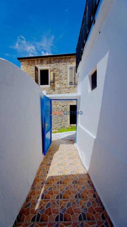 Casa caratteristica su 2 piani in vendita, all'interno del Complesso Zoe Hora