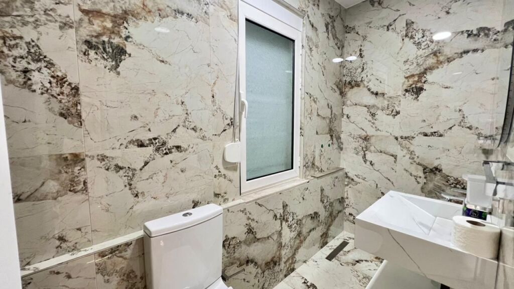 Ufficio Premium in Affitto⚜️: 3 Ambienti di Lavoro + 1 Veranda📍Rruga e Kavajës (Vicino a Esp Oil, Fronte Strada) - Sup. 200m² - 3000€/Mese || Super Privacy Totale
