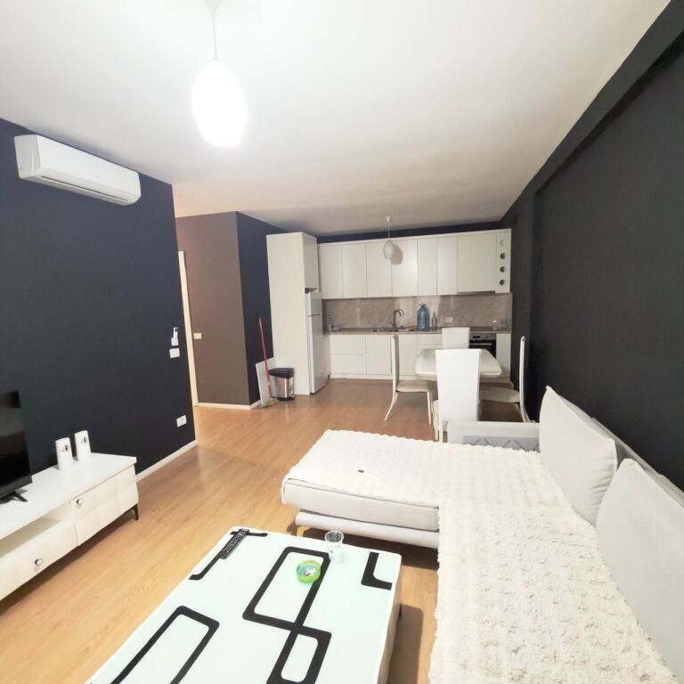 Jepet Apartament 2+1+2 me qira tek Unaza re