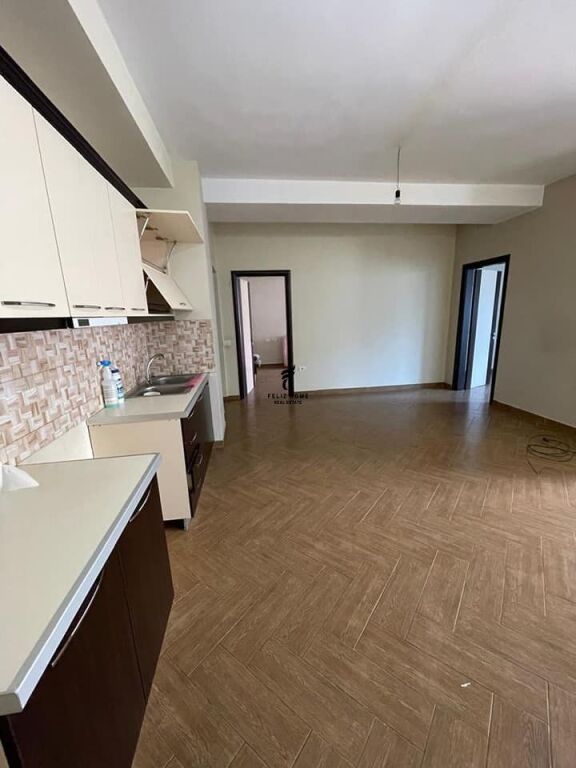 APARTAMENT ME QERA 2+1+2 ASTIR 450 EURO FH-76060