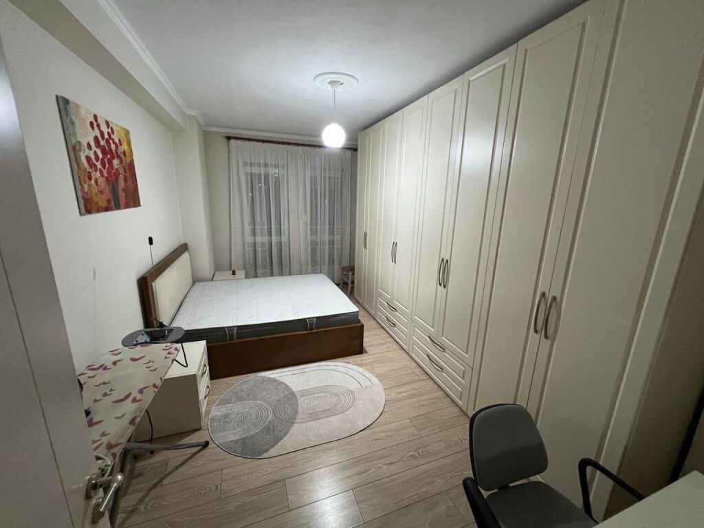 Jepet me qera apartament 2+1+2+parking ne Astir , 550 Euro